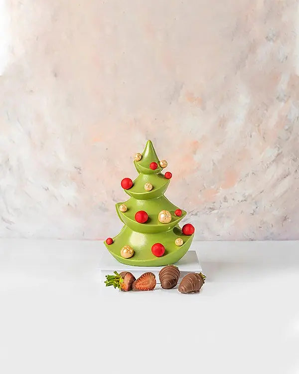 green-and-red-christmas-tree-dubai