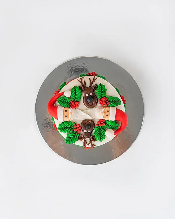santa-and-reindeer-christmas-cake-dubai
