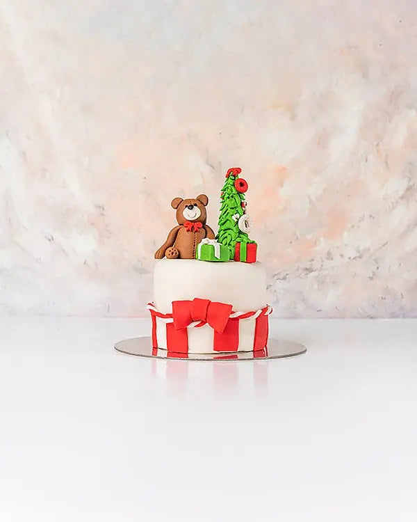 chocolate-teddy-and-tree-christmas-cake-dubai