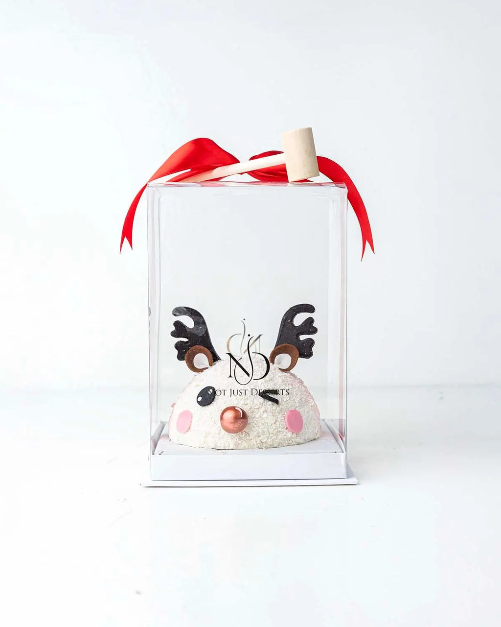 white-reindeer-smash-chocolate-dubai