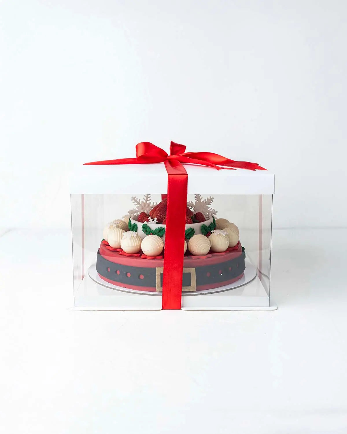 holiday-season-cake-with-fresh-strawberries-dubai