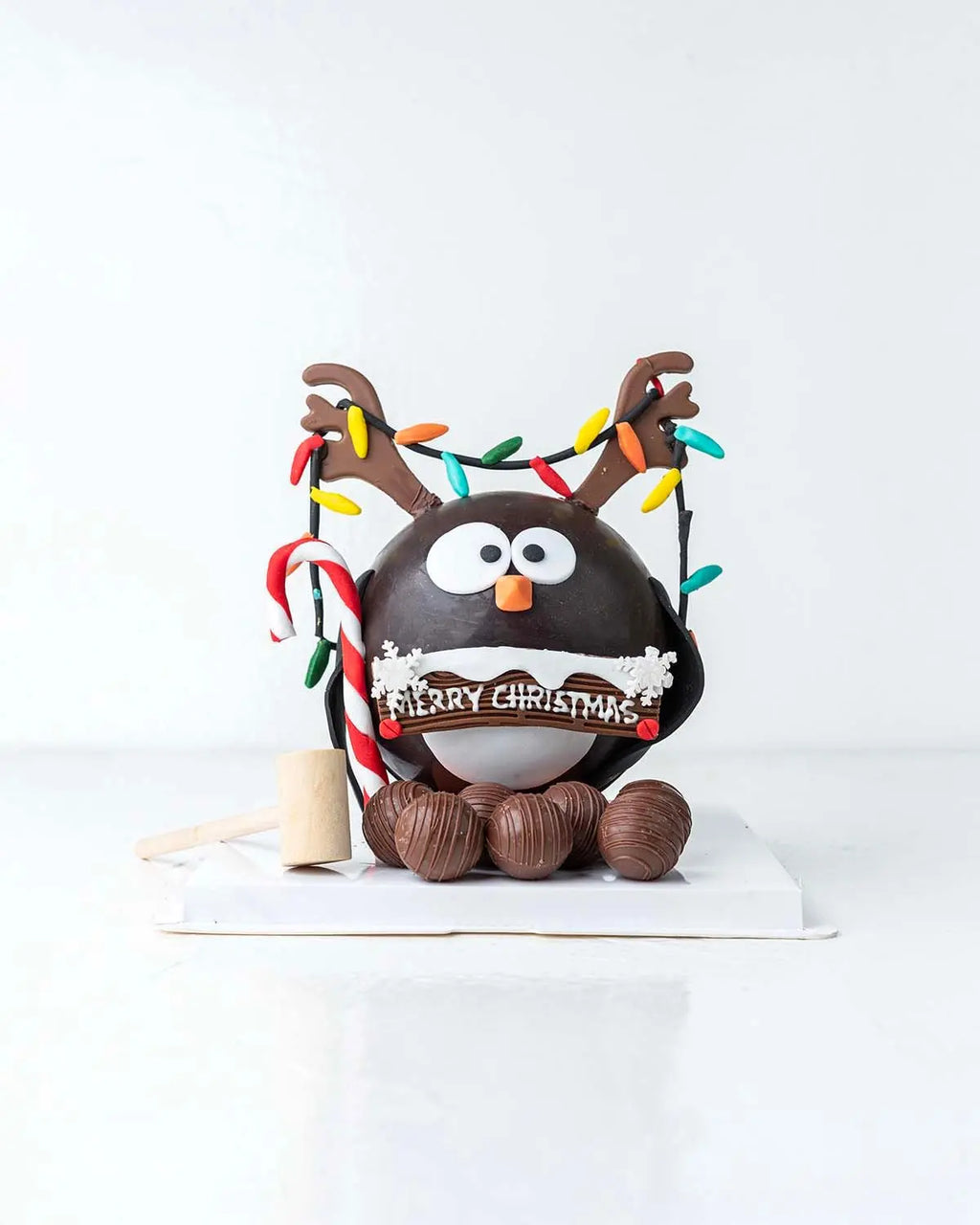 penguin-with-ribbons-dubai