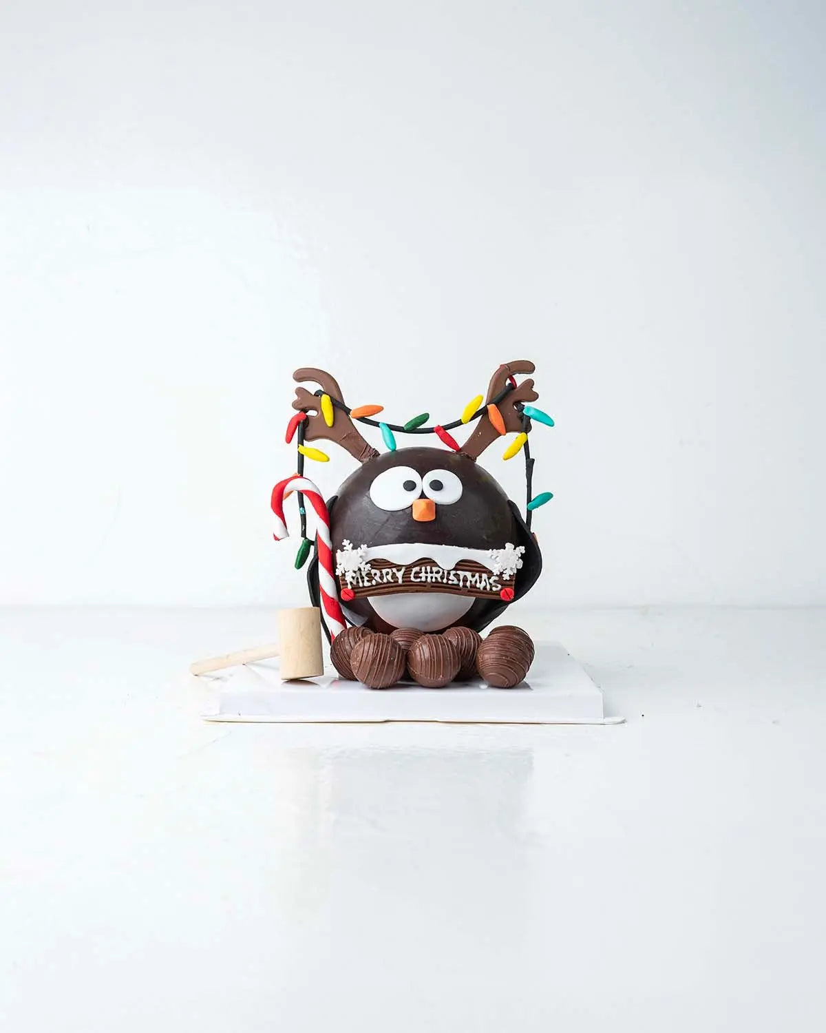 penguin-with-ribbons-dubai