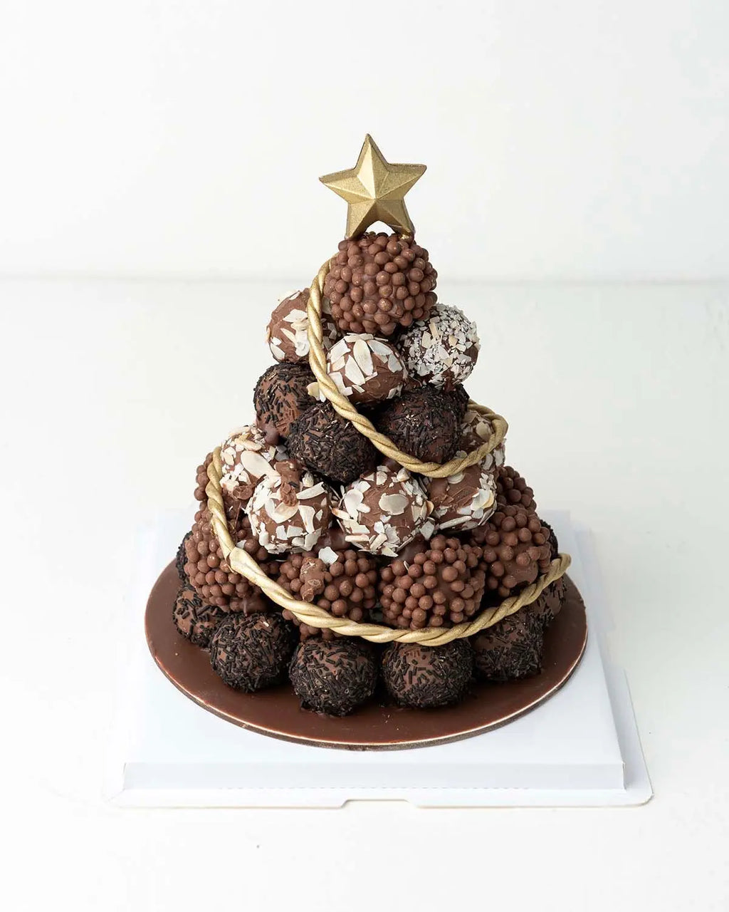 40-cake-pops-tree-dubai