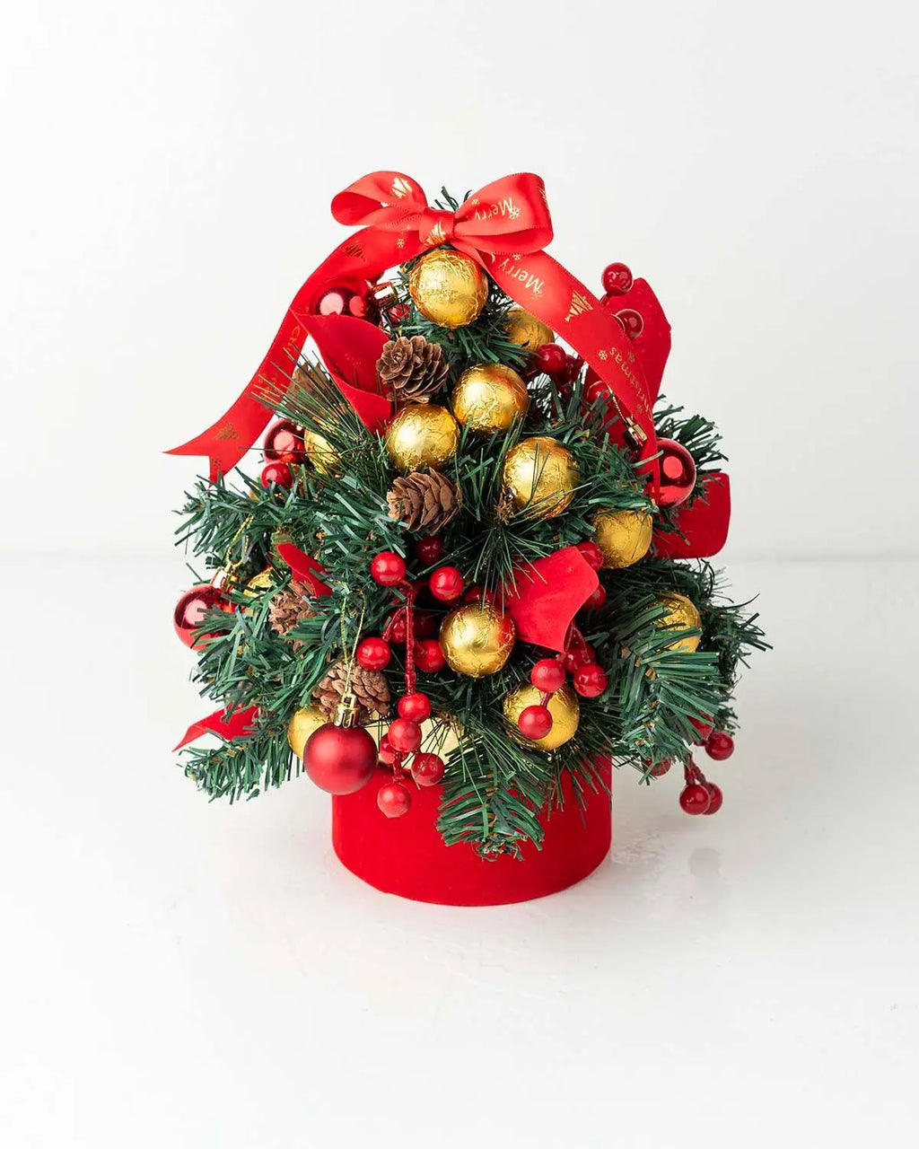 christmas-tree-with-edible-baubles-dubai