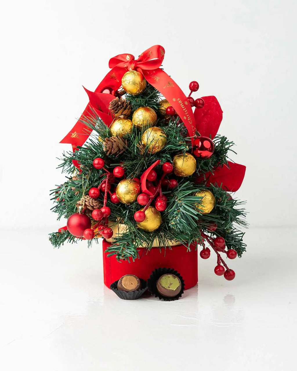 christmas-tree-with-edible-baubles-dubai