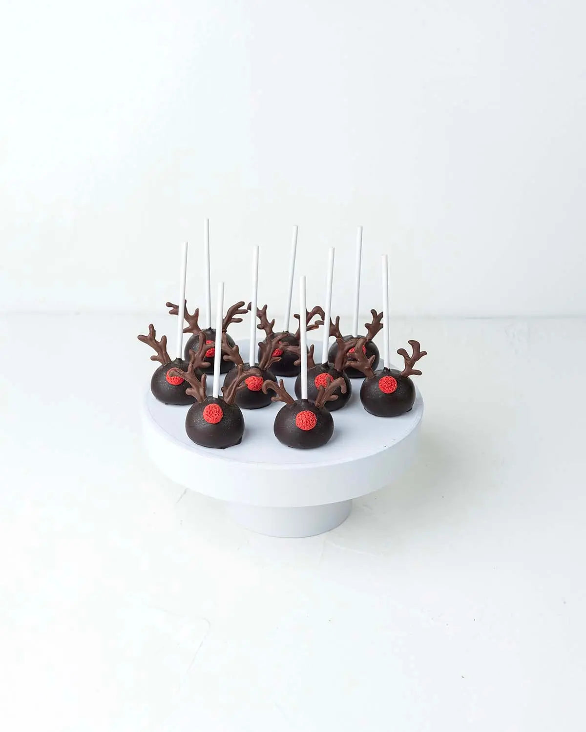 reindeer-9-cake-pops-dubai