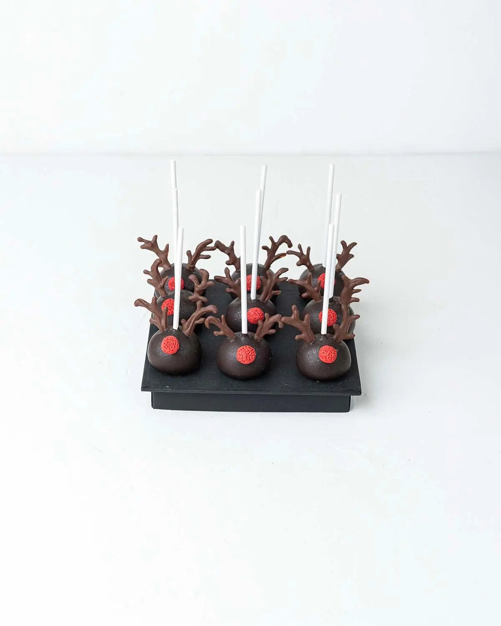 reindeer-9-cake-pops-dubai