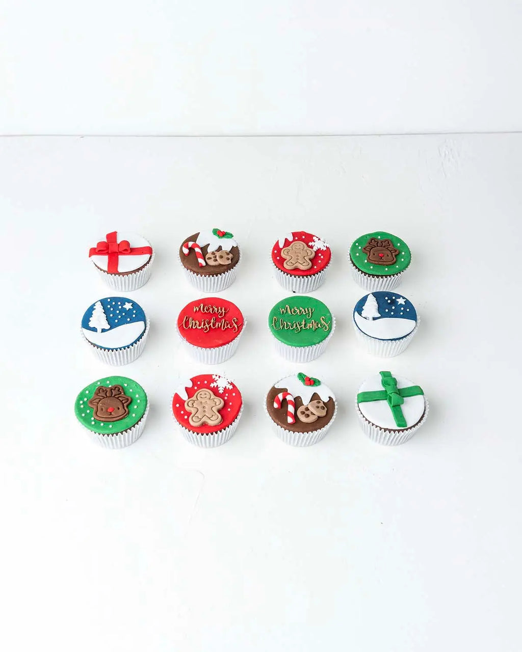 12-christmas-cupcakes-dubai