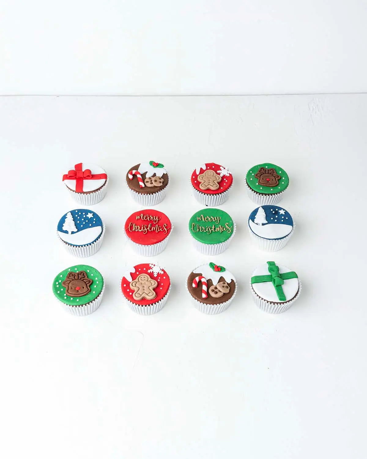 12-christmas-cupcakes-dubai