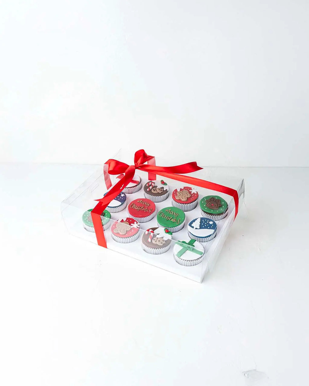 12-christmas-cupcakes-dubai
