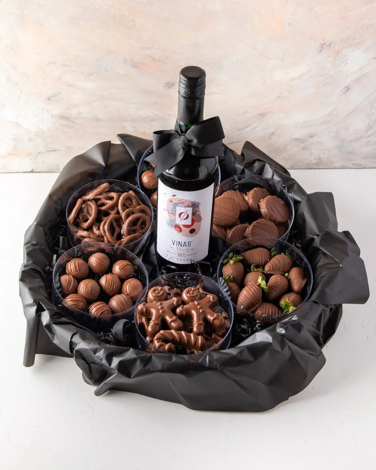 assorted-hamper-with-non-alcoholic-wine-dubai