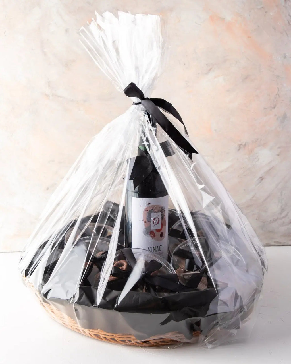 assorted-hamper-with-non-alcoholic-wine-dubai