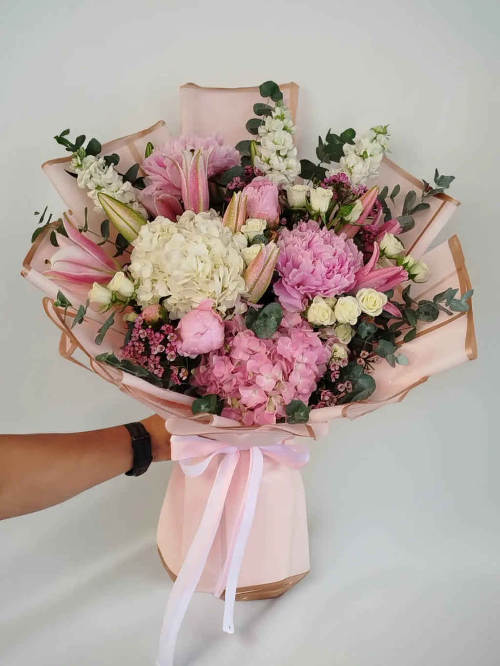 garden-delight-mixed-flower-bouquet-dubai