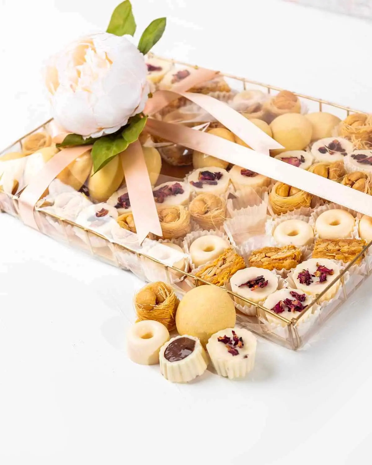 cookies-baklawa-and-chocolate-hamper-dubai