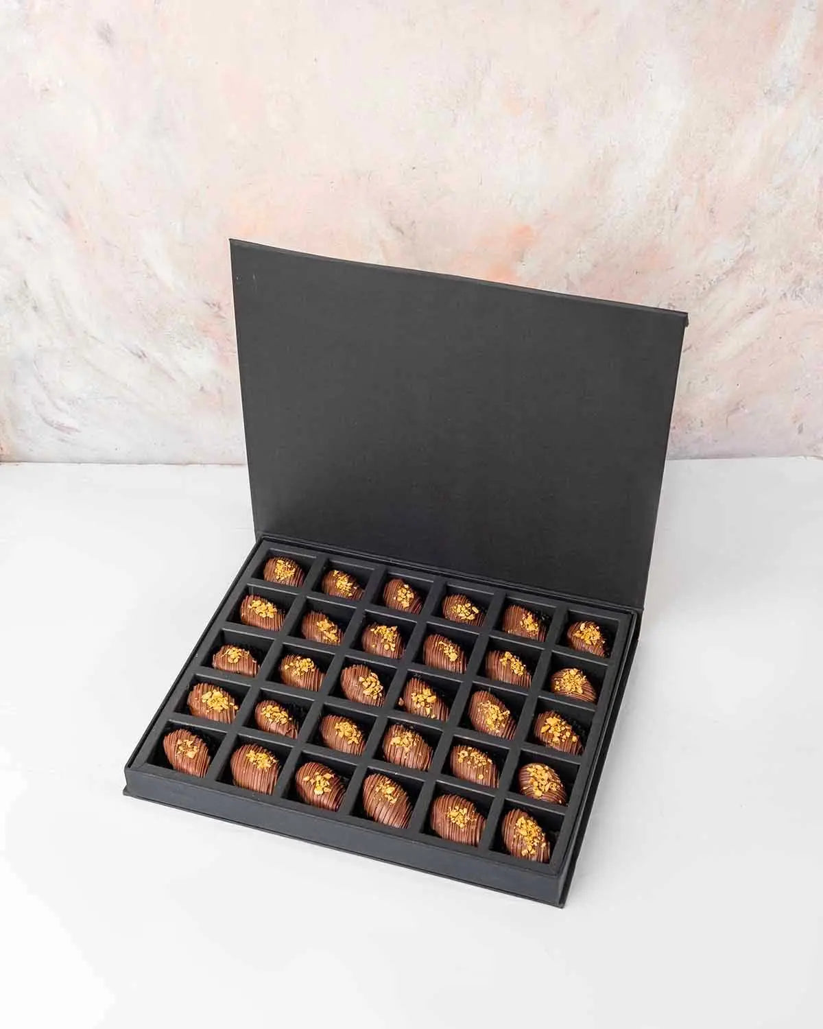 30-chocolate-covered-dates-dubai