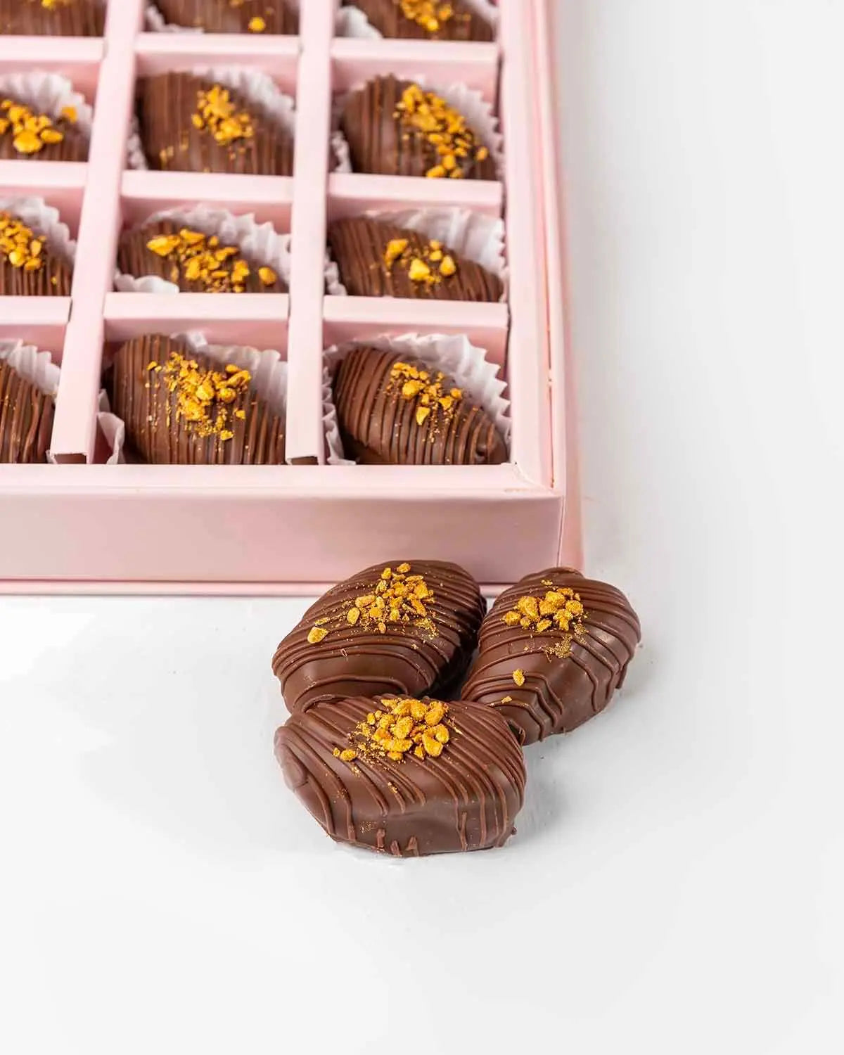 30-chocolate-covered-dates-dubai