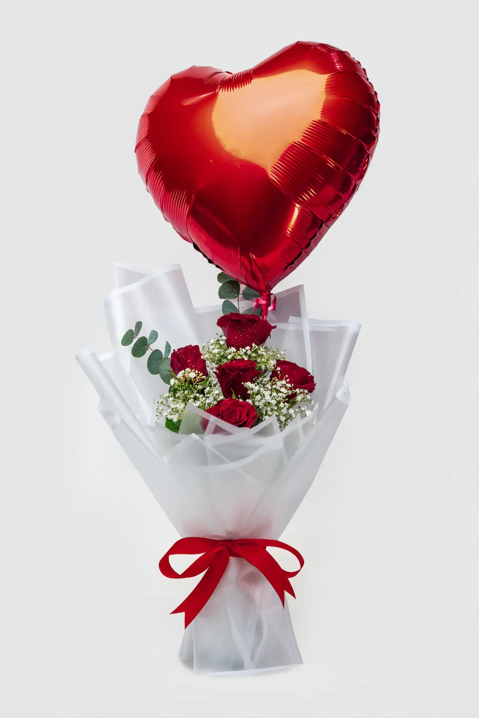 floating-romance-heart-balloon-bouquet-dubai