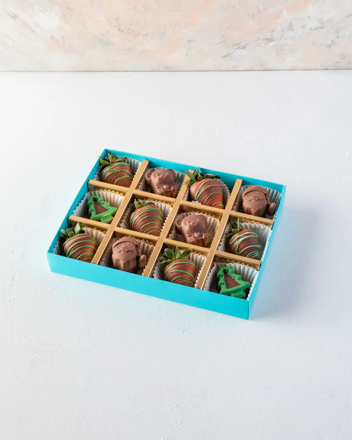 assorted-santa-and-strawberry-box-dubai