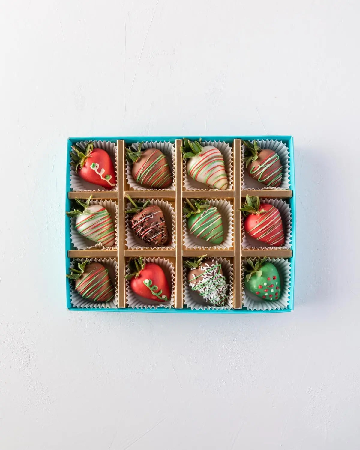 12pcs-christmas-strawberries-dubai
