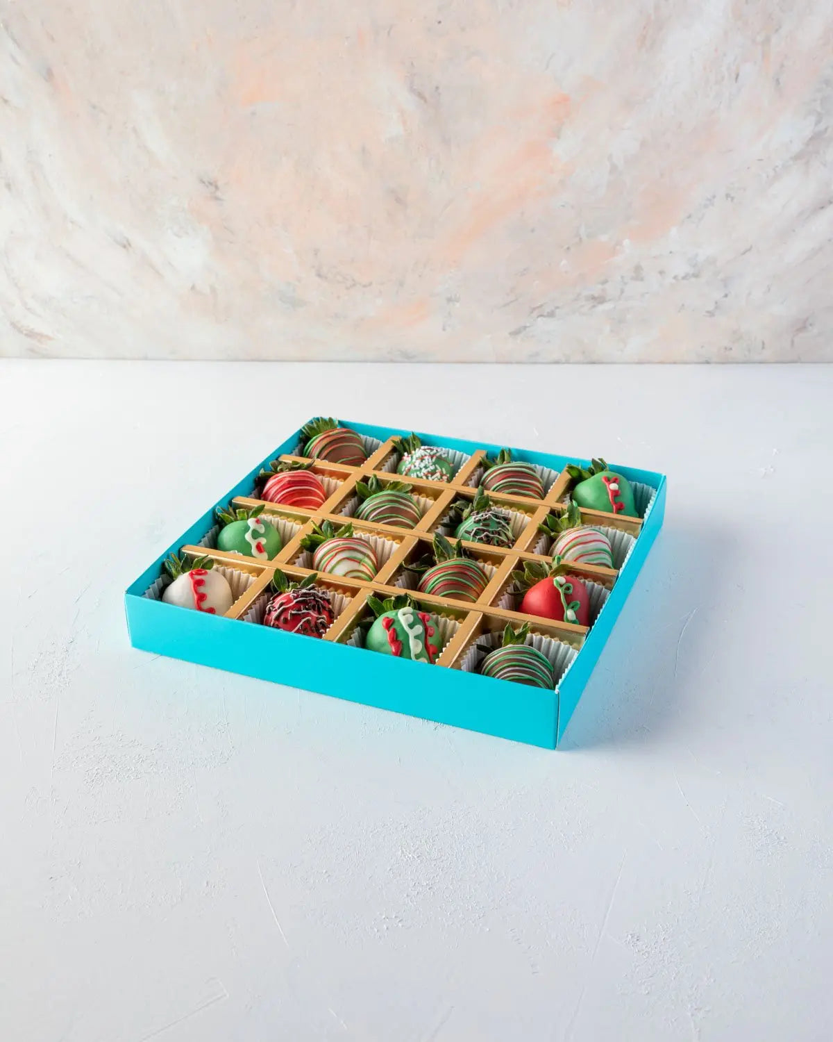16pcs-xmas-strawberries-dubai