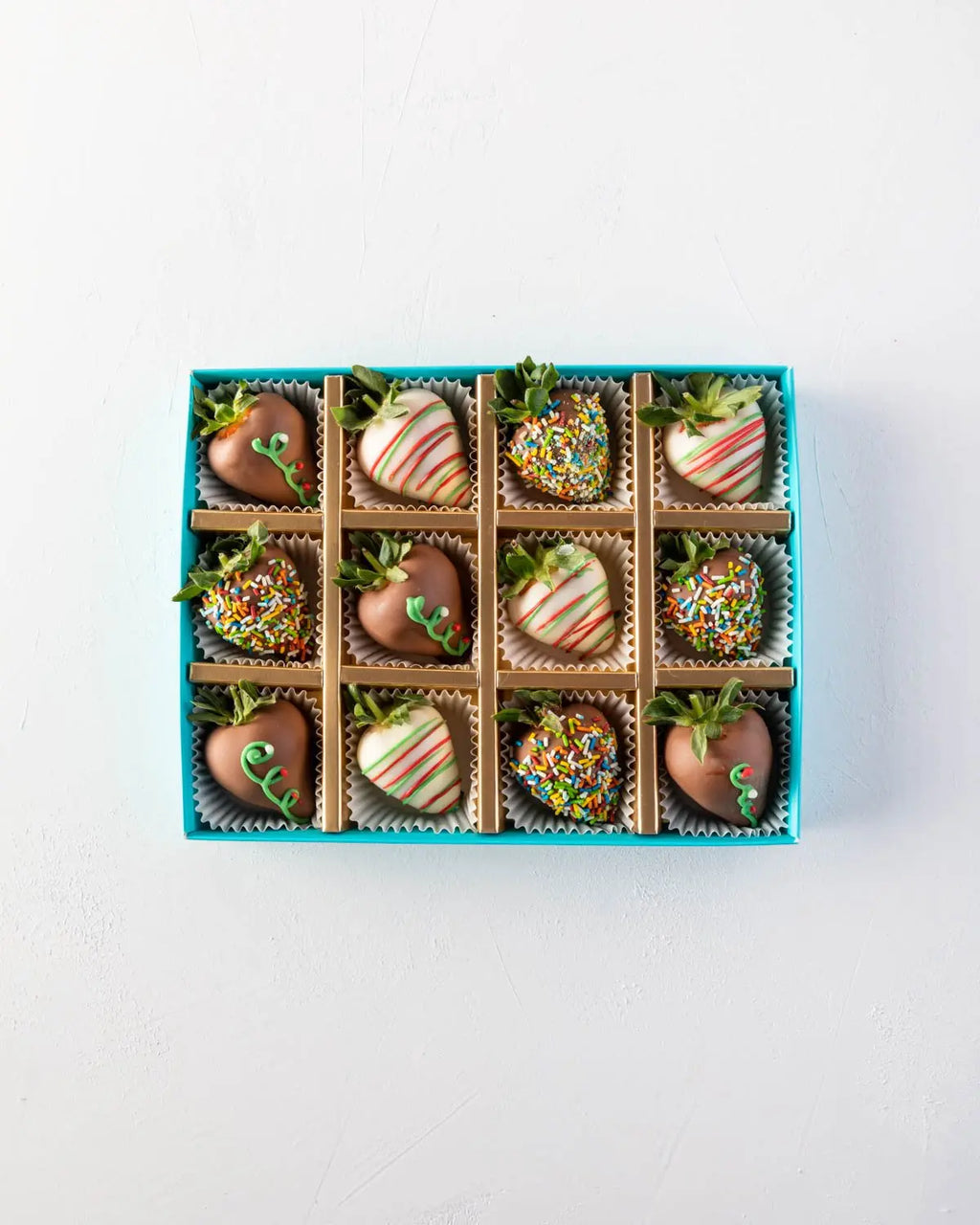 12pcs-xmas-chocolate-strawberry-dubai