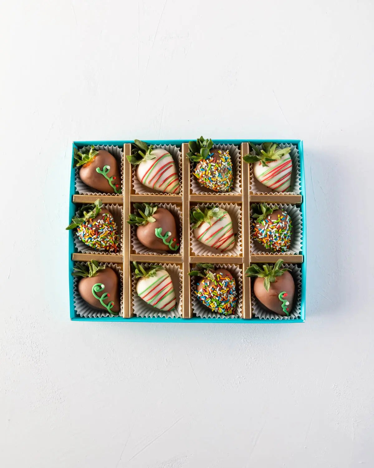 12pcs-xmas-chocolate-strawberry-dubai
