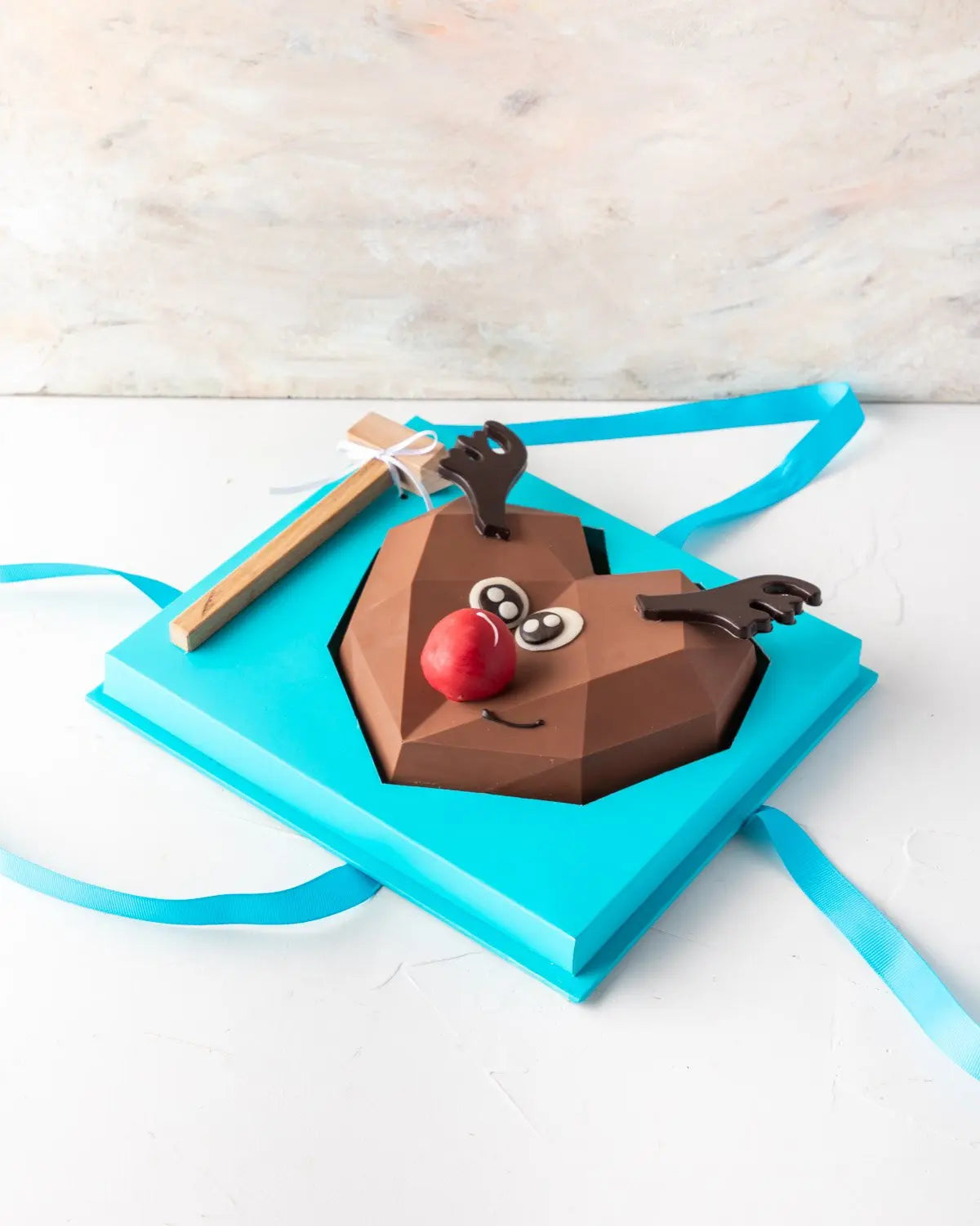 pinata-reindeer-dubai
