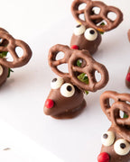 chocolate-strawberry-reindeer-dubai