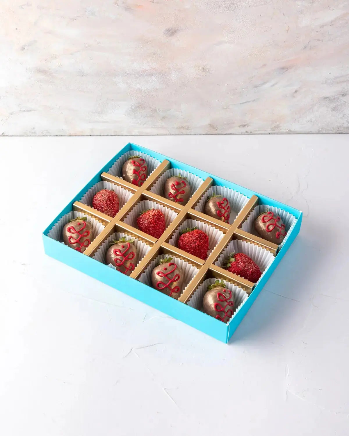christmas-theme-strawberries-dubai