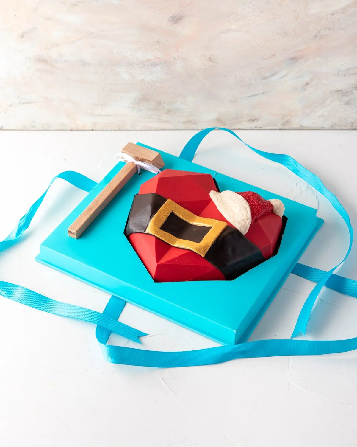 christmas-pinata-heart-dubai