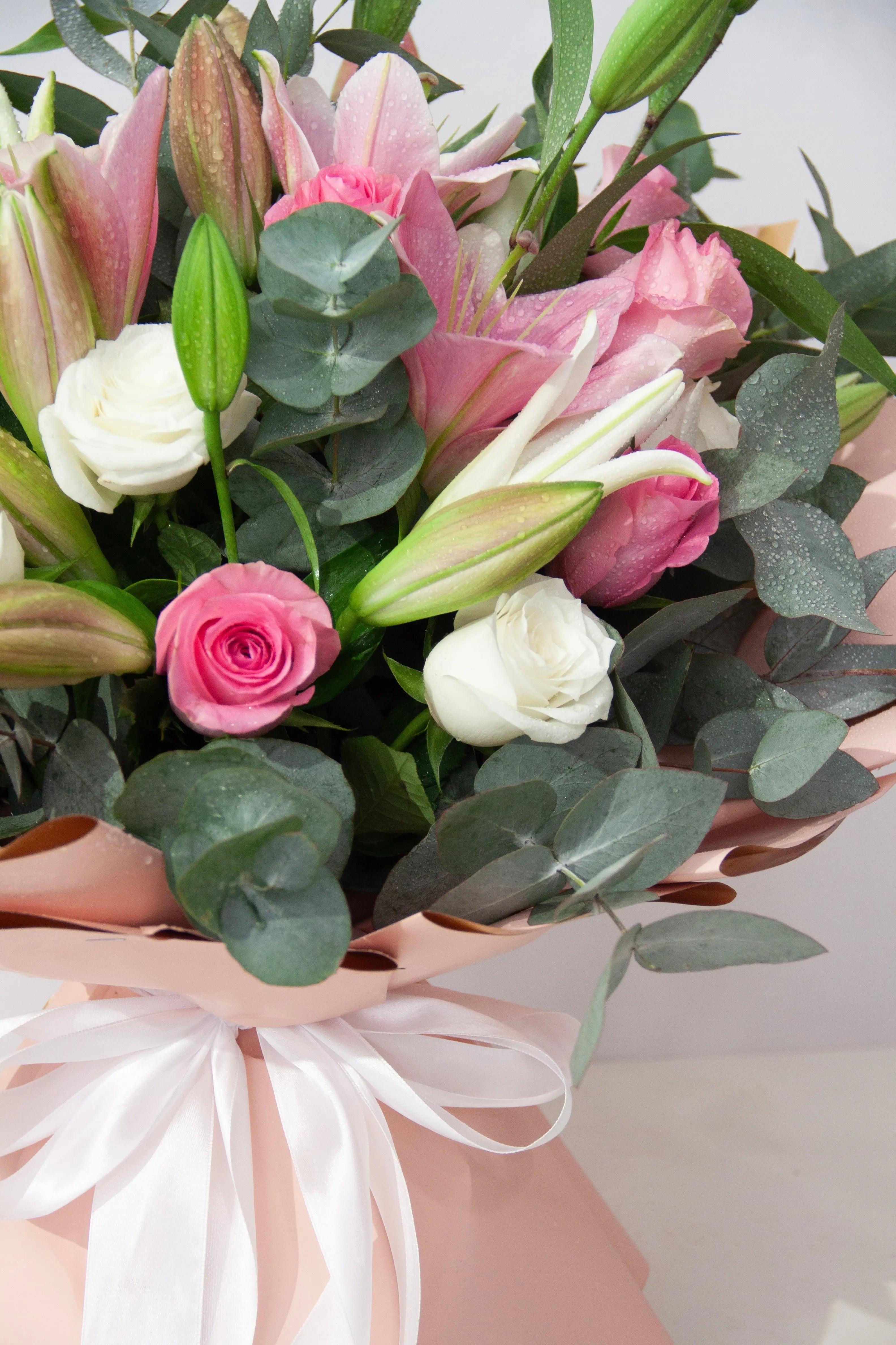 pink-lily-rose-bouquet-dubai